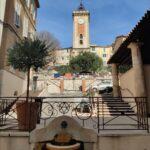 Aubagne place des halles et tour de l'horloge